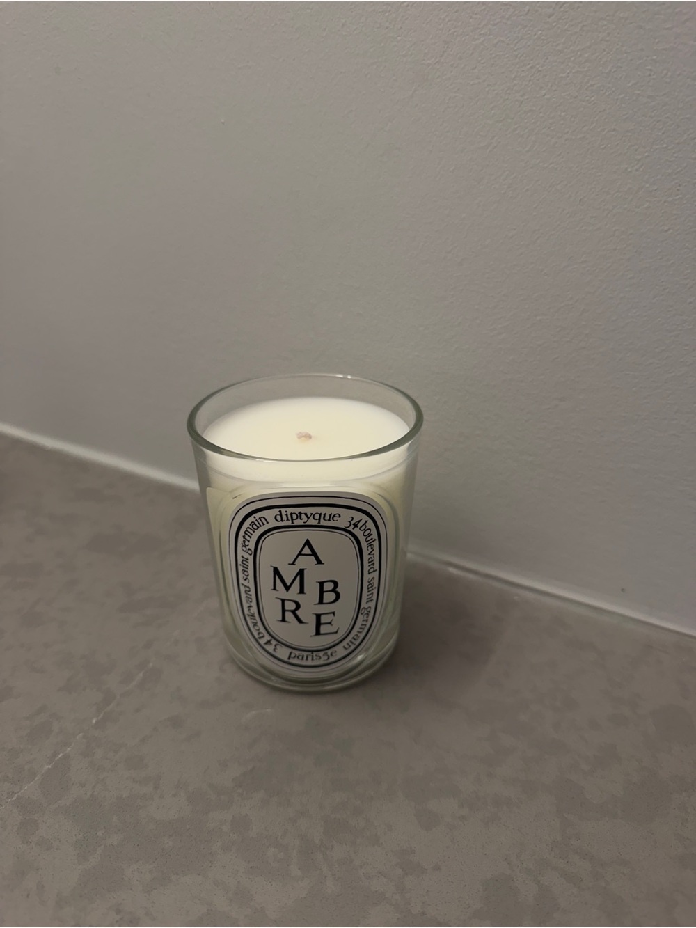 Diptyque Ambre Scented Glass Candle - Cream